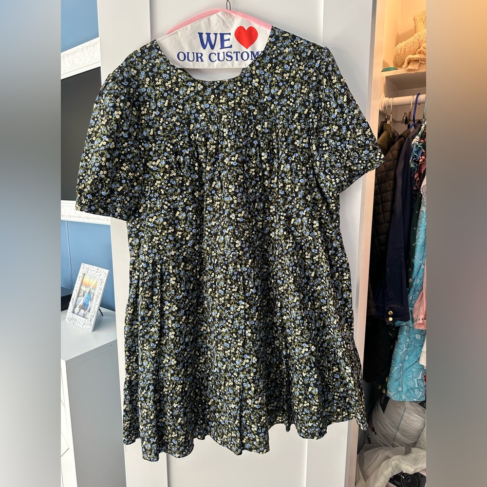 Chic Floral Mini Dress - Black and Blue